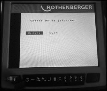 Steg 8: Dra ut USB-minnet och radera på datorn alla filer på minnet. Minnet kan nu åter användas för foto och videoinspelningar med din ROCAM 3 Multimedia. 14.