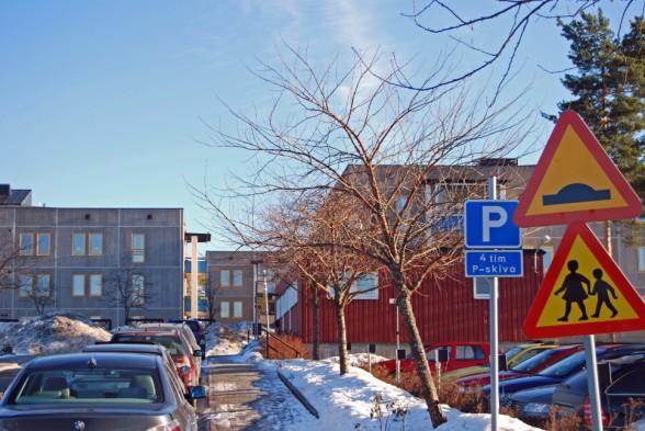 Ny utebelysning Föreningen har startat ett belysningsprojekt för gårdarna och vill ha synpunkter från dig som boende i föreningen på hur belysningen kan utformas.