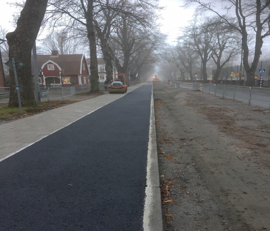 Park/Gata Byggnation av cykelbana på St Olofsgatan Verksamhetsredovisning Park/Gata 2017 2016 2015 Barmarksunderhåll (gatukostnad) Nettokostnad (tkr) 10 337 10 805 13 520 Gator, vägar, GC-bana (m 2 )