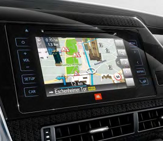 JBL-ljudanläggningen med 11 högtalare direkt på Toyota Touch 2-pekskärmen (2).