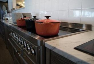 Köket kommer att tillämpa modellen FAMM (The five aspects of meal model), Socialstyrelsens utredning på uppdrag av regeringen med syfte att ge gästen en så optimal nöjdhet som möjligt under måltiden.