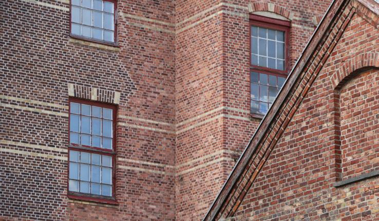 Annestorps industrimiljö om en omvälvande förändring, om en industri där kvinnor fick arbete och om ett samhälle som växte.