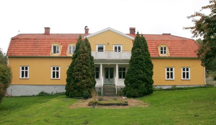 Genom århundraderna har gården ägts av både kungar, ämbetsmän, militärer och handelsmän.