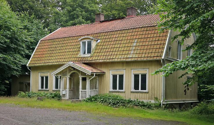 Den vackra bokskogen med dess slingrande bäck och de höga bergen med utsikt över dalgången är anledningar till områdets attraktivitet genom historien.