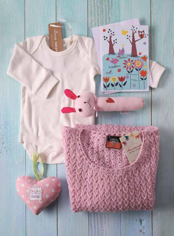 6 IM Fair Trade Vår 2017 MAMMA & BARN FRÅN INDIEN 2 bodyer + sheasmör & lavendeloljakräm/50ml (0-3 månader) 82046 398:- alpackatröja