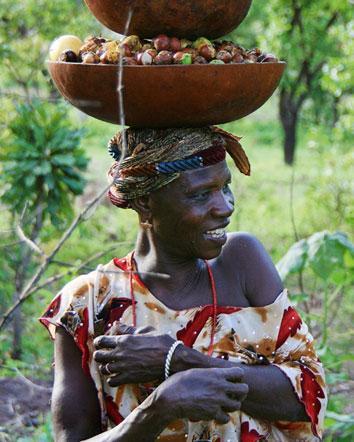 CSR - Västafrika AAK tredubblar sitt engagemang med kvinnogrupper i Burkina Faso, Västafrika Säkra en förbättrad tillgång och kvalitet av de viktiga