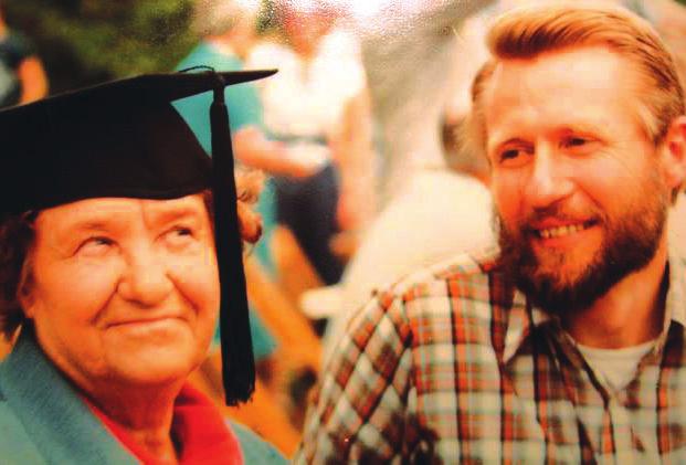 Albert har skrivit ner sina intryck från denna första resa som han gjorde till sin mammas hemland. Tallinn den 19 juli 1991. Men vad kan ha hänt med Alvar?
