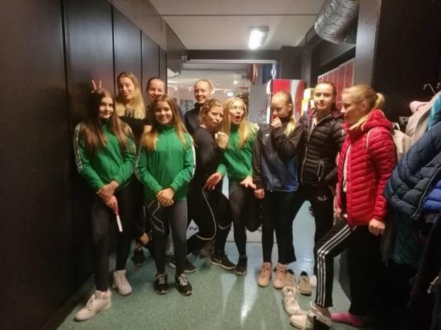 En omåttligt populär tävling i styrka och smidighet som inter bara lockar gymnaster utan även tränare och föräldrar att ställa upp.