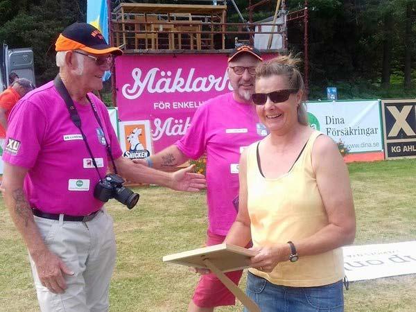 SM TOMSARVE 2017 Wide & Eva Nygren tar emot Berith Hoas Minnespris 2017. Foto Janne Larsson Torbjörn Lavergren Östergarns IK, Svensk rekordhållare i centimeter. Foto Samuel Jakobsson.
