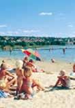 Gården är belägen mitt i skogen mellan Ulricehamn och Borås. Ett 50-tal olika grödor odlas på friland och i växthus.
