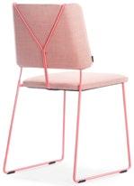 B100381-999 540 530 820 460 Valbar FRANKIE Stapelbar stol med ryggdetalj som liknar hängslen.