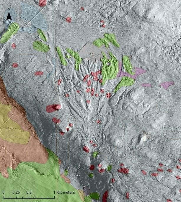 Fig. 7 Skuggade höjdmodeller över det glacifluviala området uppe på Söderåsen enligt röd markering i Fig. 6 med överlagrad Jordartskarta, för teckenförklaring se Fig. 2.