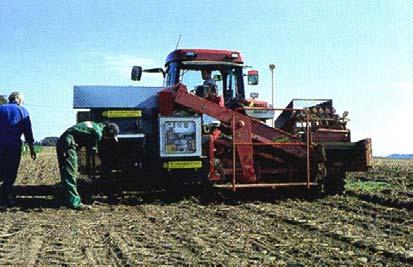 Den första utrustningen kommer från LH-Agro (se bild 4), den är enklast och mäter endast skördens storlek. Utrustningen är monterad på en upptagare hos familjen Jönsson på Tönnersa Gård i Halland.