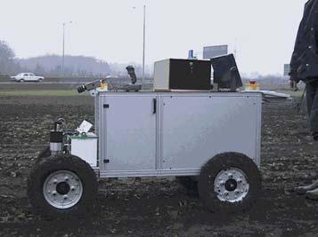 Autonoma robotar för precisionsodling av Anders Jonsson och Thomas Börjesson Examensarbete vid Högskolan i Skövde Under året genomförde Marko Vänskä vid Högskolan i Skövde sitt examensarbete Autonoma