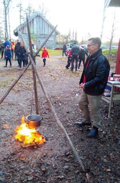 Tomten kom på besök och delade ut godispåsar.