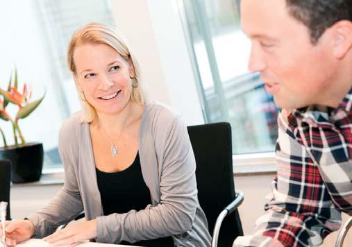 Medarbetare För att uppnå Castellums strategi att vara en attraktiv arbetsplats med utvecklingsmöjligheter arbetar Castellum bl a med kompetensutveckling, erfarenhetsutbyten och utvecklande
