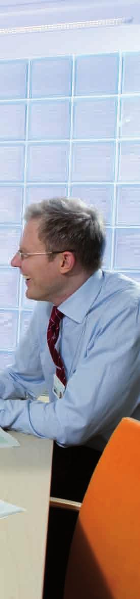 Mot en strategisk målbild Mot en strategisk målbild Skatteförvaltningens strategi förnyades i maj 2007. Den uppdaterade strategin följer linjedragningarna från år 2003, men t.ex.