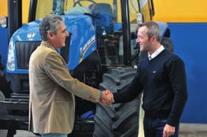 17 New Holland Service.