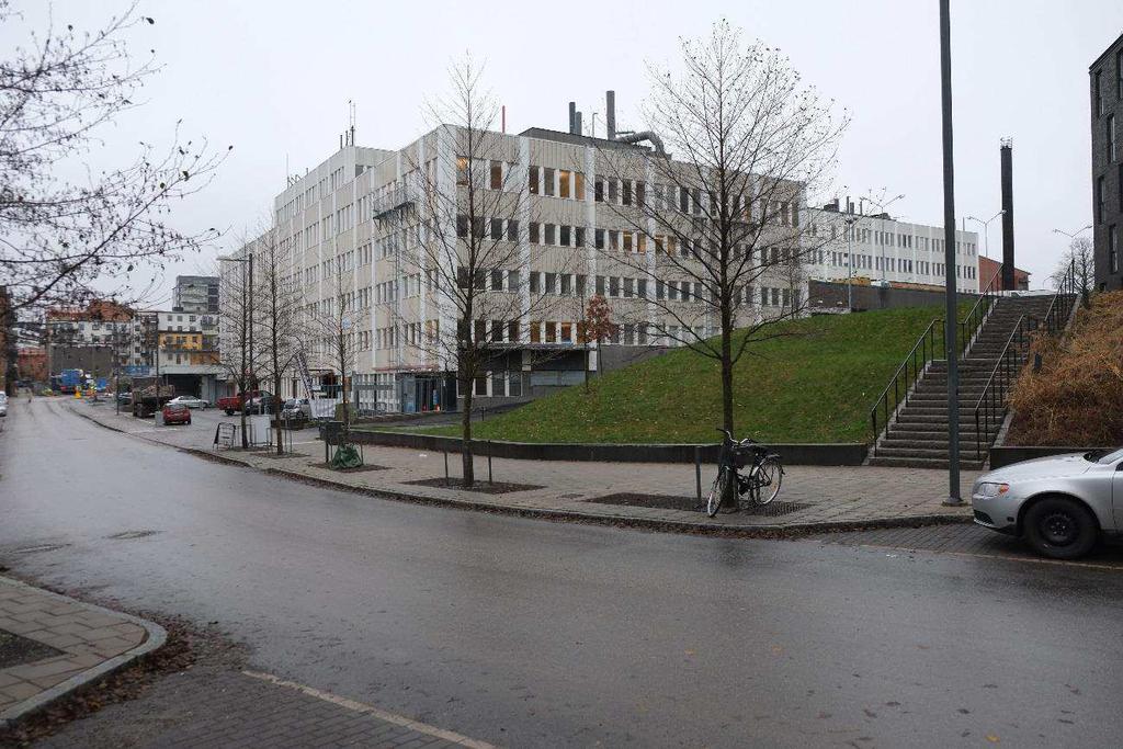 fastighetens sydvästra hörn.