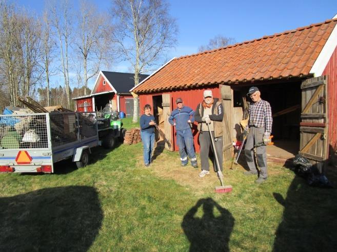 material till sina böcker Hemskheter i Bullaren samt Hemskheter i Lur och på Hede.