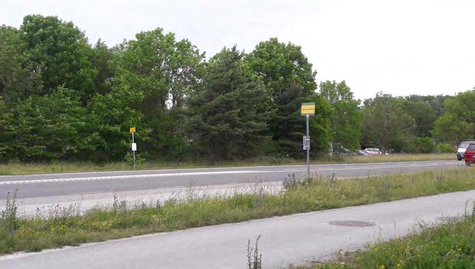 Region Gotland PLANBESKRIVNING SAMRÅD 2014/1345 Kungsladuområdet 2017-10-04 Gator och trafik Vägnät Planområdet nås via Toftavägen (väg 140). Den skyltade hastigheten vid planområdet är 60 km/h.