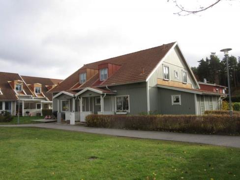 8081 Adress: Tallholmsvägen 269271 Radhus, 2 lägenheter Trä