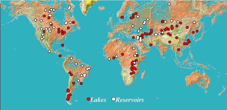 Satellitmätningar? Kan även mäta vattenstånd i sjöar och vattendrag om träffytan är tillräckligt stor.