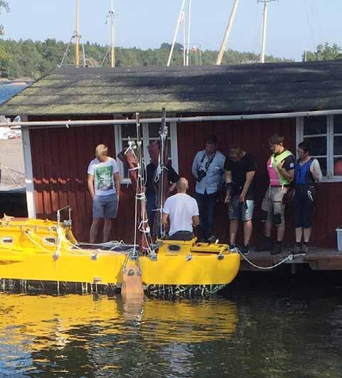 Sven ville göra ett roll-over test för att se om den rätade upp sig själv efter en omkullslagning. Det var faktiskt rätt spännande att se hur det skulle gå.