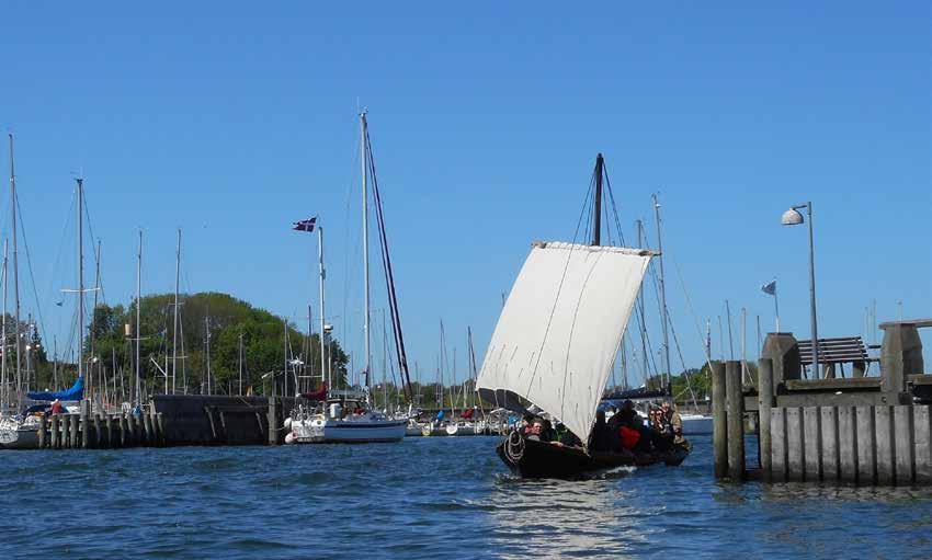 En lite annorlunda sommarsegling Här får vi ta del av Iwo Os semesterseglats i ett riktigt vikingaskepp.