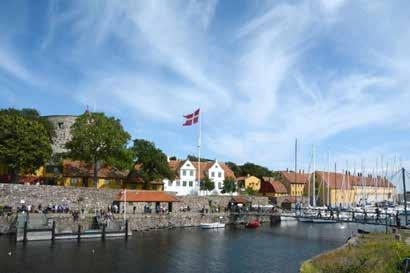 Man kan delta i aktiviteterna eller välja sitt eget upplägg. Tidigare rikseskadrar har haft mål som S:t Petersburg, Stralsund, Århus, Tallinn och 2017 var målet Nexö på Bornholm.