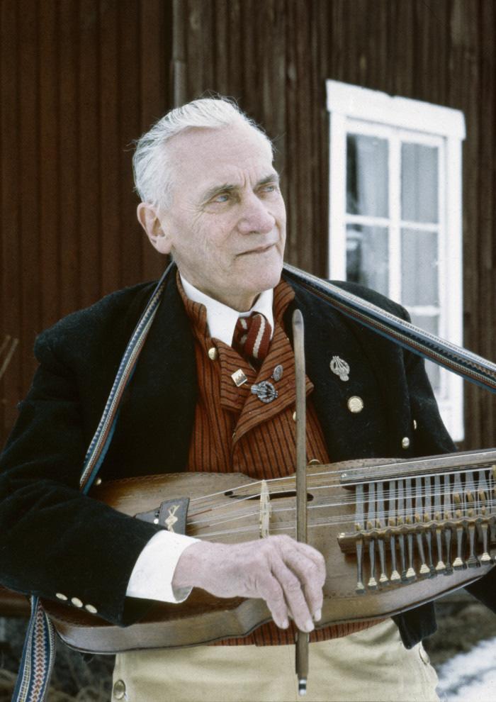 Onsdag 20 november öppnar utställningen Eric Sahlström - en uppländsk storspelman Spelmansmusiken var Eric Sahlströms liv.