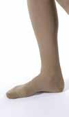 Så snygg att ingen ser att strumpan du bär också erbjuder medicinsk effekt. En rymligare fot gör strumpan behaglig över foten och vristen. Sitter uppe bra på lite bredare ben. 76% nylon, 24% elastan.