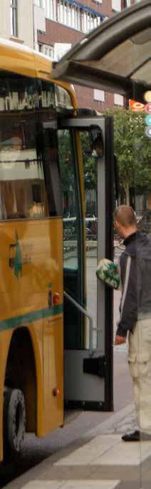 REGIONAL SYSTEMANALYS VÄRMLAND 2017 Busstrafik Den regionala busstrafiken består av ett linjenät som binder samman länets tätorter och även försörjer landsbygden med kollektiva transporter.