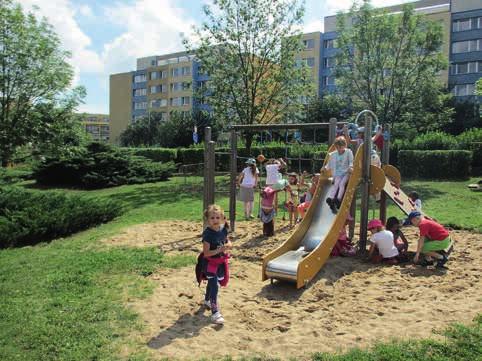 Förskolans gård en demokratisk plats? Svenska OMEP drev under åren 2007 2010 projektet Barns delaktighet i det fysiska rummet med stöd av Allmänna arvsfonden.