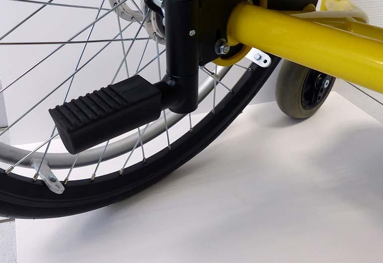 CLEO är godkänd för transport i bil och är testad enligt ISO 7176-19 Vi rekommenderar, där och när det är möjligt, att brukaren flyttas till de säten som finns i motorfordonet och att
