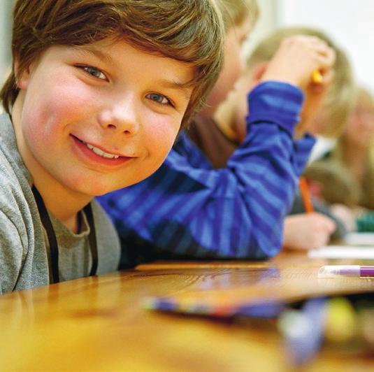 Bästa lågstadielärare! 2 3 Kan man första hjälpen i er skola? Har ni deltagit i den årliga Hungerdagsinsamlingen?