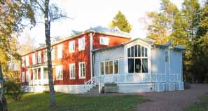 fi Kristen retreat på Lemböte lägergård Våra guider Noemi Kiss-Deaki och Marika Markström visar runt, berättar och svarar på frågor på