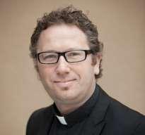 Lasse Svensson, kyrkoledare Equmeniakyrkan, säger vid sitt besök i Elimkyrkan: Jag tänker mig att jag kan dra paralleller med Equmeniakyrkan i stort, som också har en 150-årig tradition.