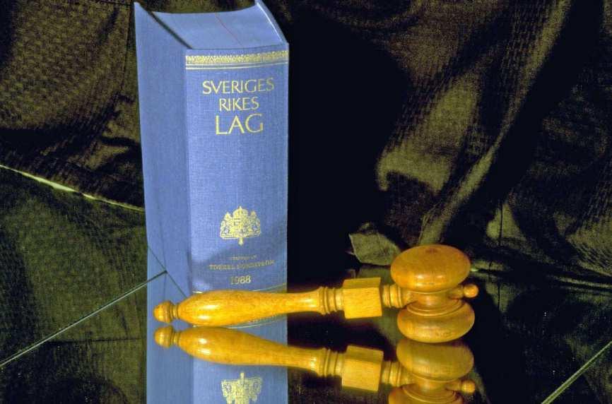 BAT-slutsatsdokument Publiceras i EUT Implementeras i IUF Ingår verksamheten i tillämpningsområdet? Vilka BAT-AEL omfattas verksamheten av?