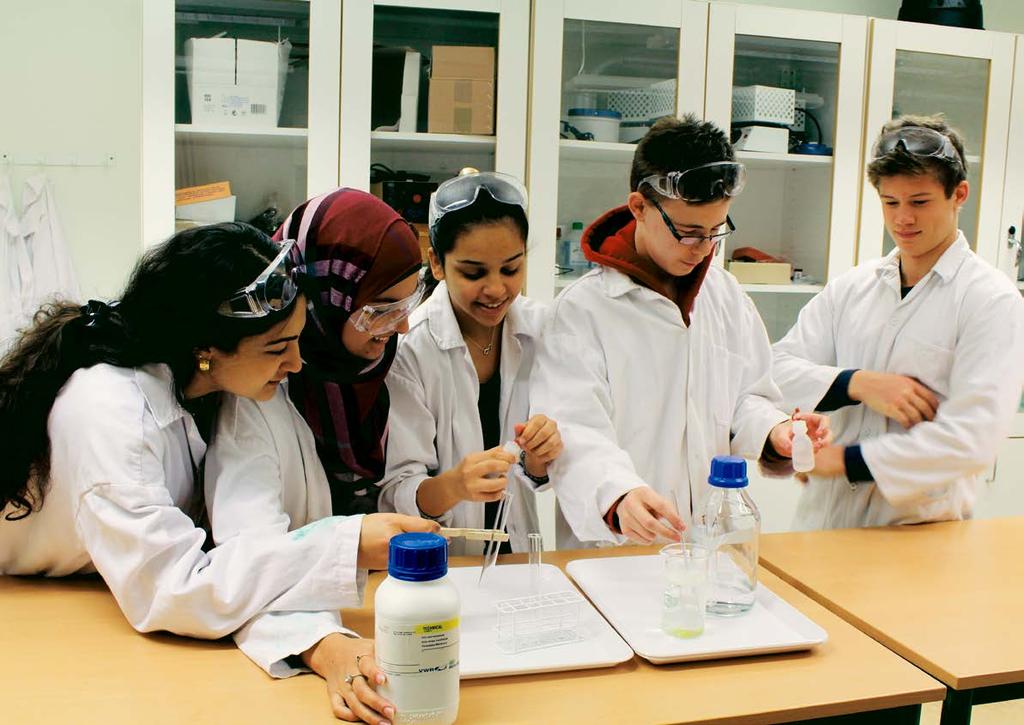 Naturvetenskapsprogrammet Naturvetenskapsprogrammet på ÖG förbereder dig för vidare studier vid högskolor och universitet.