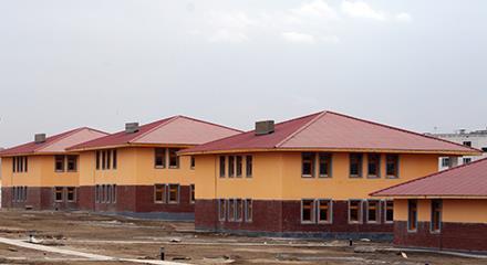 Foto: SOS Arkiv SOS barnby Darkhan Darkhan är Mongoliets tredje största stad, belägen i norra delen av landet, nära den ryska gränsen. Darkhan betyder "smedja" på mongoliska.