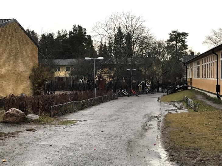 9 3.5 Trafiksituation vid Fårdala skola Fårdala skola har cirka 290 elever i årskurserna F-6 och på skolan finns det cirka 40 anställda.