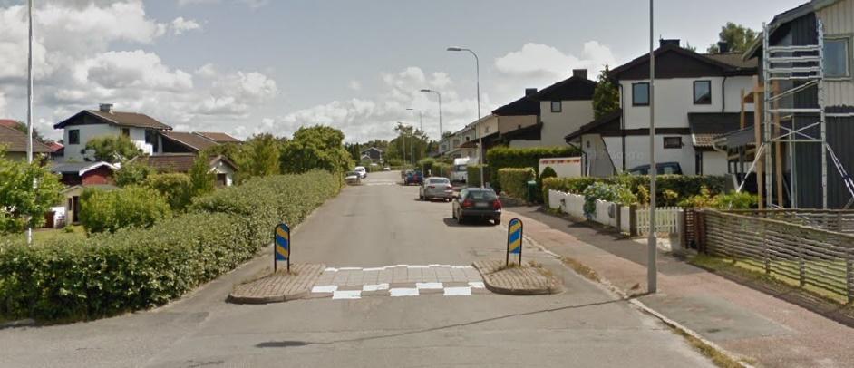 20 1. 30 km/h längs hela Akvarievägen På grund av Akvarievägens begränsade bredd och siktförhållanden tillsammans med närhet till skola och förskola rekommenderas 30 km/h längs hela Akvarievägen. 2.