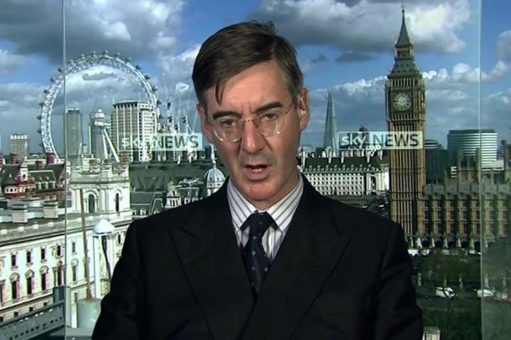 11 Jacob Rees-Mogg, uppmanade till uppror och jämförde situationen med kampen mot kung John / Bild: fair use En sådan omröstning kan ske på några dagar.