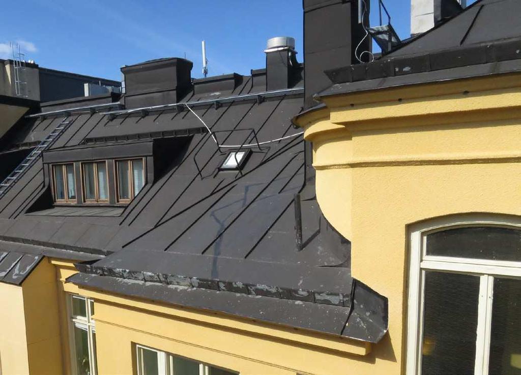 Den låga, svängda kupolen över hörntornet är oförändrad och bevarar sannolikt