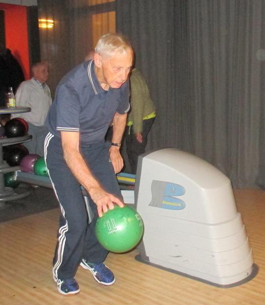 Bowling Söndag 8 november mötte 10 söderringare upp i