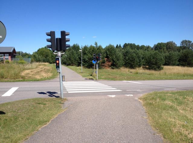 Genomförda åtgärder Årligen genomför kommunen trafiksäkerhetsåtgärder för att förbättra trafiksäkerheten på riskfyllda platser, i närheten av platser där mycket barn och ungdomar rör sig eller där