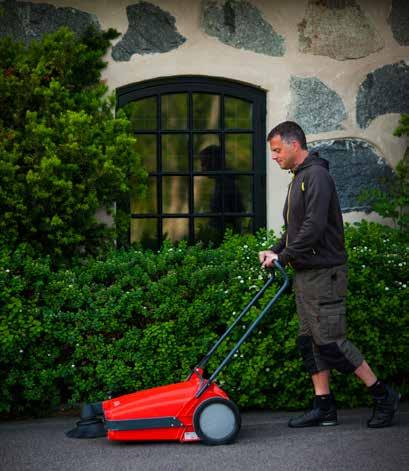 LÖVBLÅS OCH SOPMASKIN UPPSAMLARE OCH VAGNAR Toro Ultra Blower/Vac En riktig hjälpreda med en mängd användningsområden tack vare