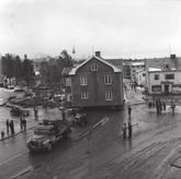 se Hemsida: www.varitryck.se Vilhelmina bilder från förr Husflytt "Sme-Nisses" hus flyttas från Volgsjövägen till Ljusminnesgatan där det står än idag.