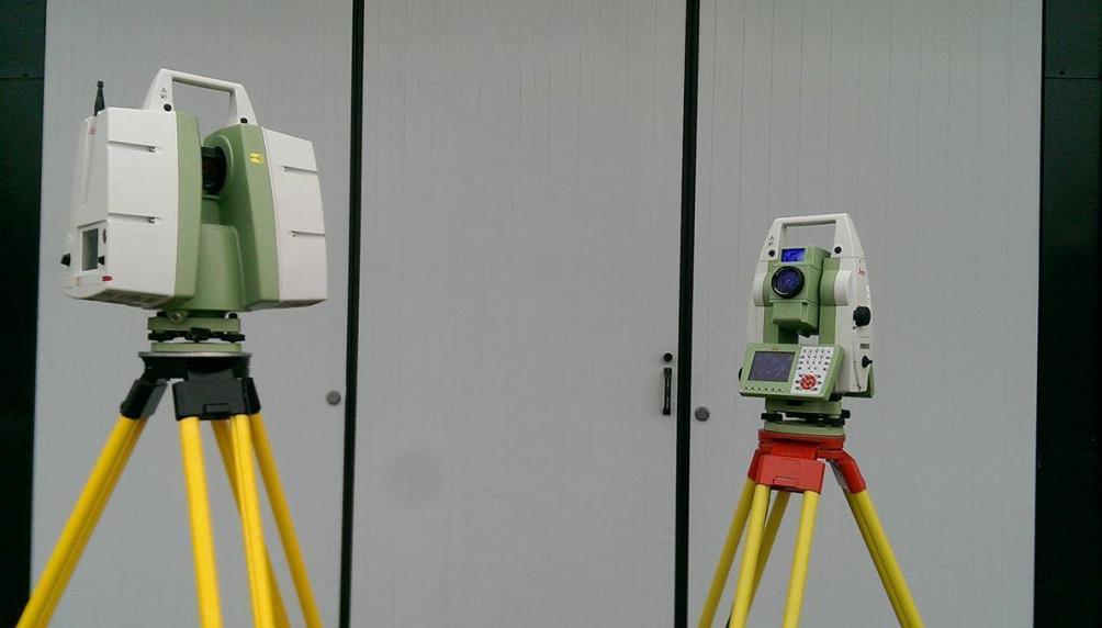 3.2 Instrument och programvaror För att uppnå studiens mål har mätningar med totalstation och laserskanner utförts (figur 2).